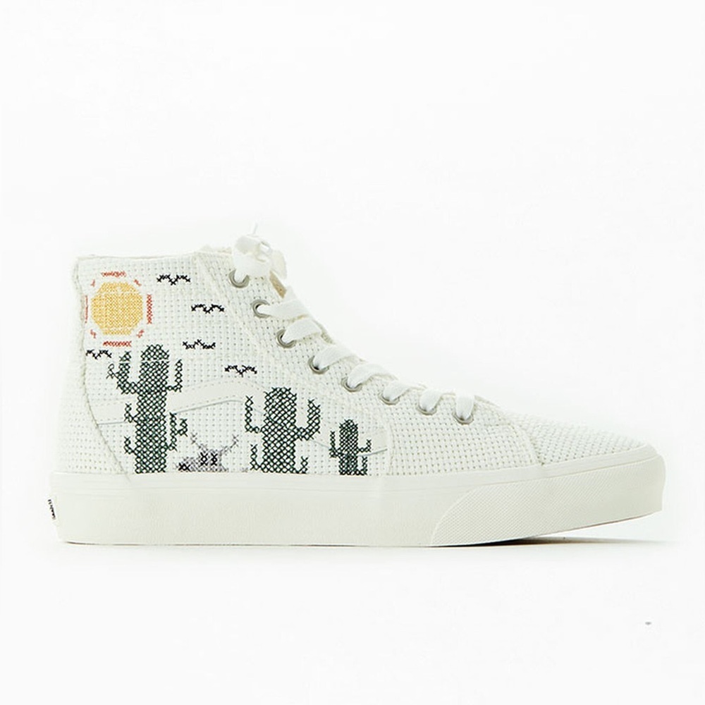 Vans
Sk8-hi
Vr3 cush
Desert embroidered
NWOT